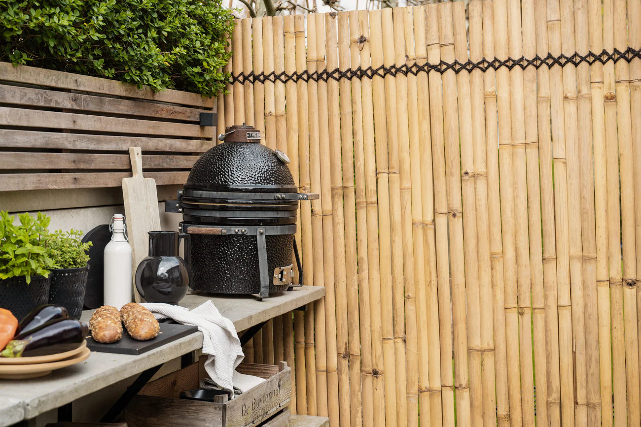 Qual è la scelta migliore per me: una recinzione fatta di una stuoia di  canne o con una stuoia di bambù?